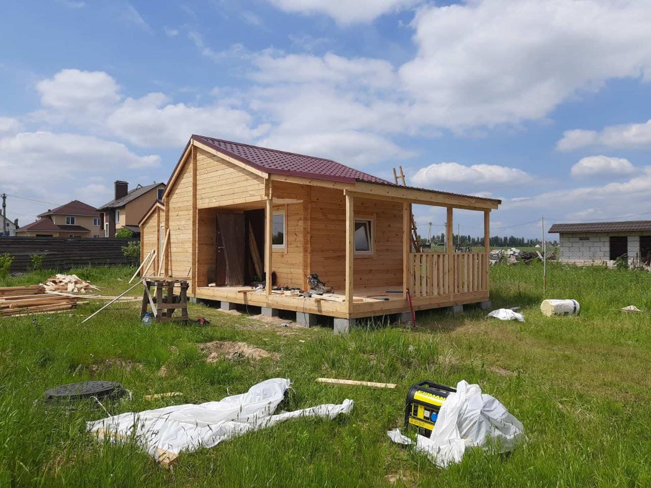 Будувати дерев'яний будинок